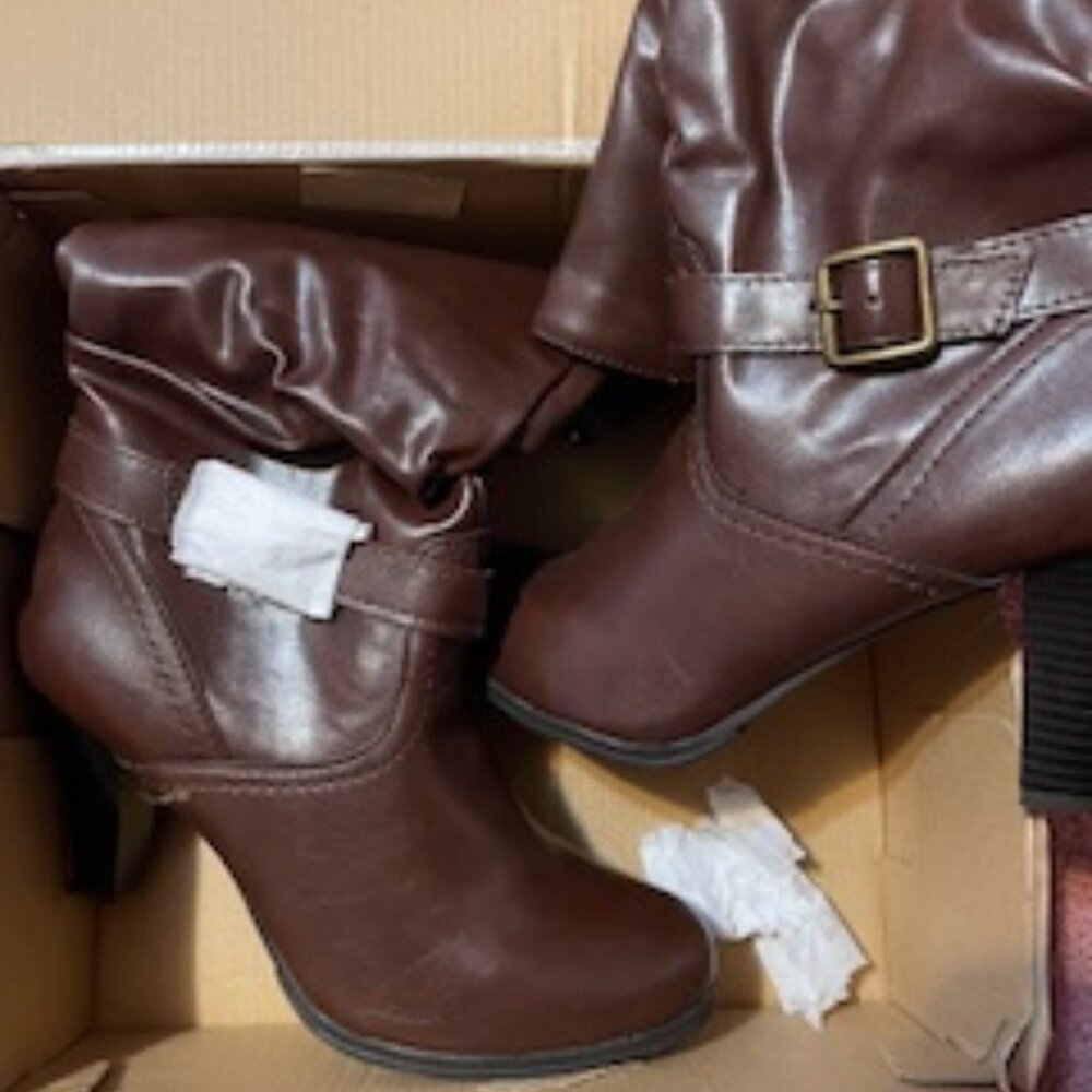 Arizona Jeans Co. ladies boots